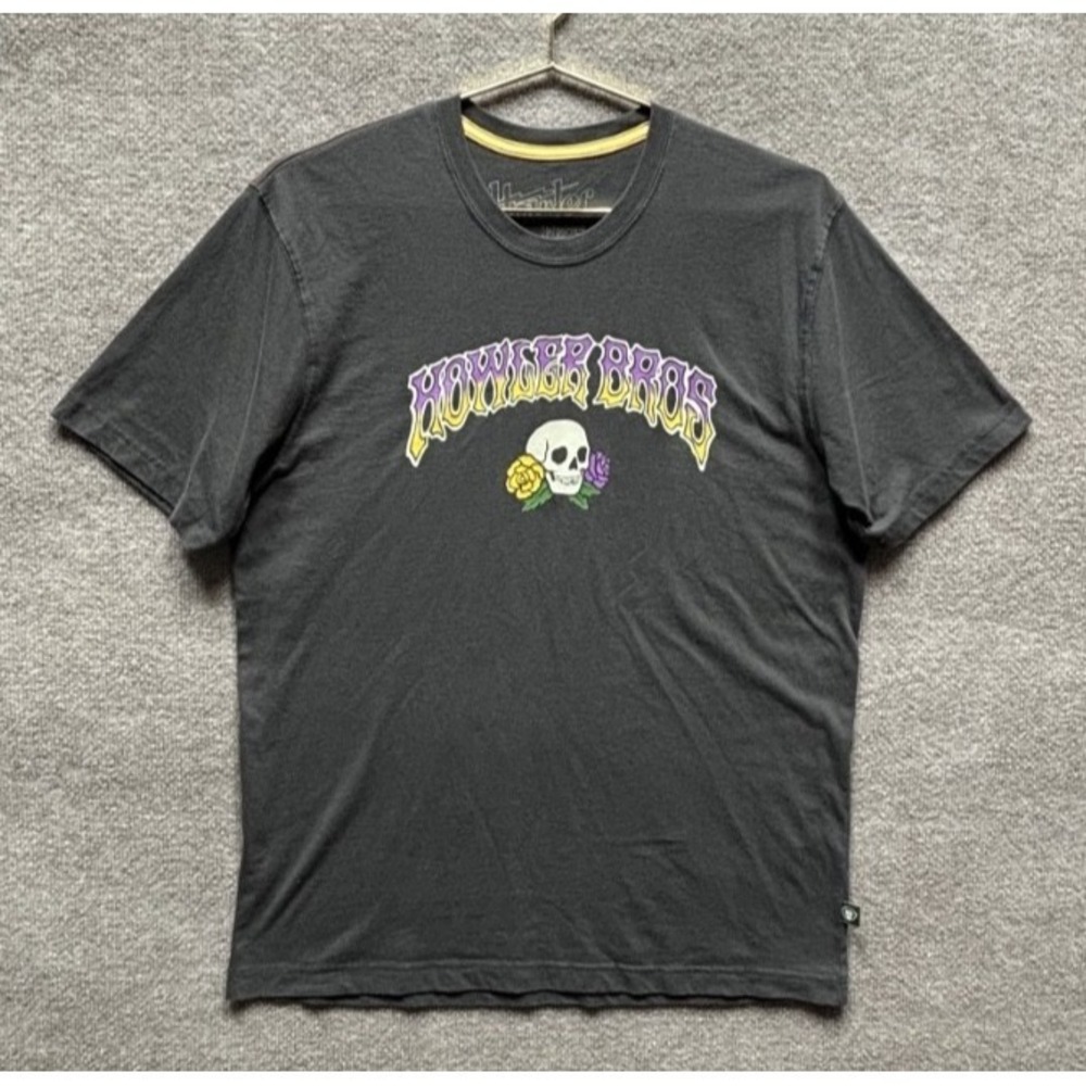 Howler Bros Shirt Mens Large Gray Floral Skull Logo Graphic Tee Tagless Crewneck